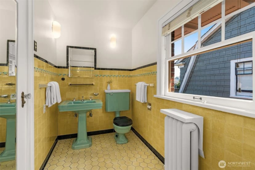 Property photo for 469 Lynn Street, Seattle photo 24
