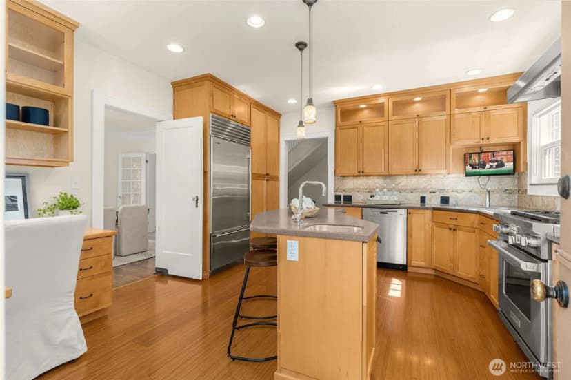 Property photo for 469 Lynn Street, Seattle photo 12