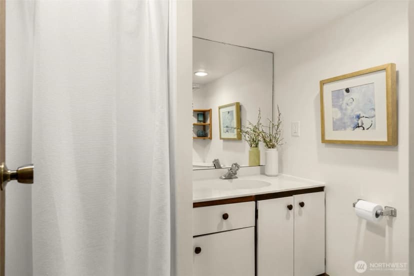 Property photo for 469 Lynn Street, Seattle photo 28