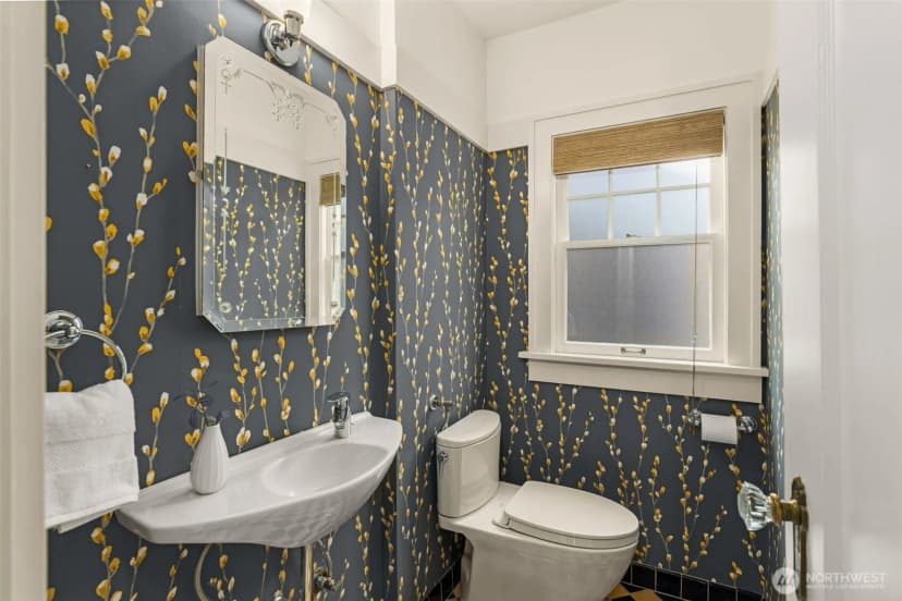 Property photo for 469 Lynn Street, Seattle photo 14