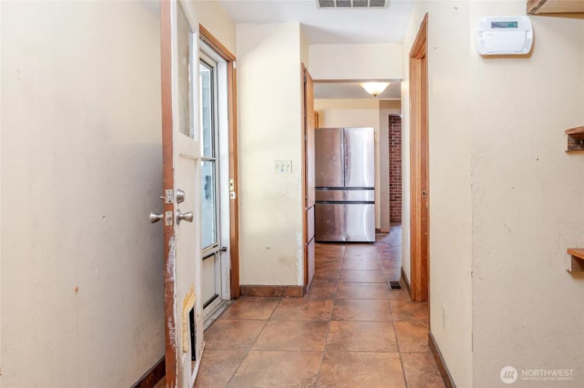 Property photo for 204 S 60th Avenue, Yakima photo 10