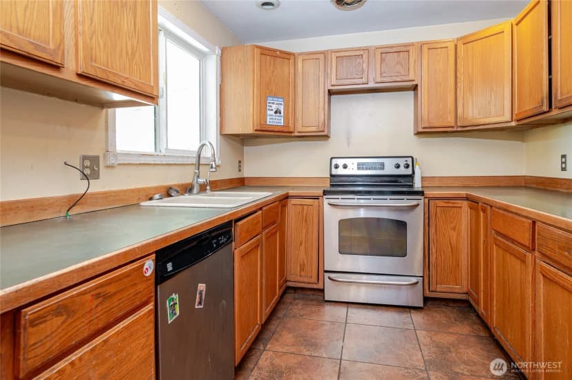Property photo for 204 S 60th Avenue, Yakima photo 7