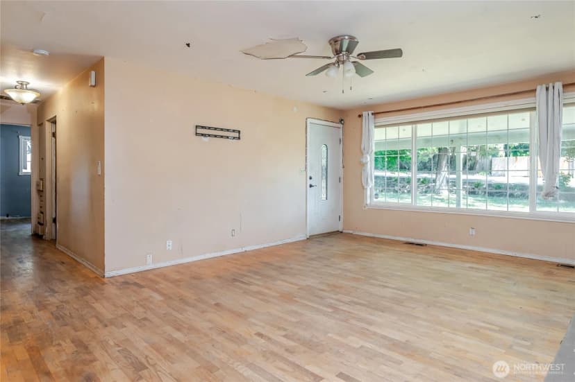 Property photo for 204 S 60th Avenue, Yakima photo 3