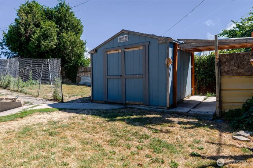 Property photo for 204 S 60th Avenue, Yakima photo 13
