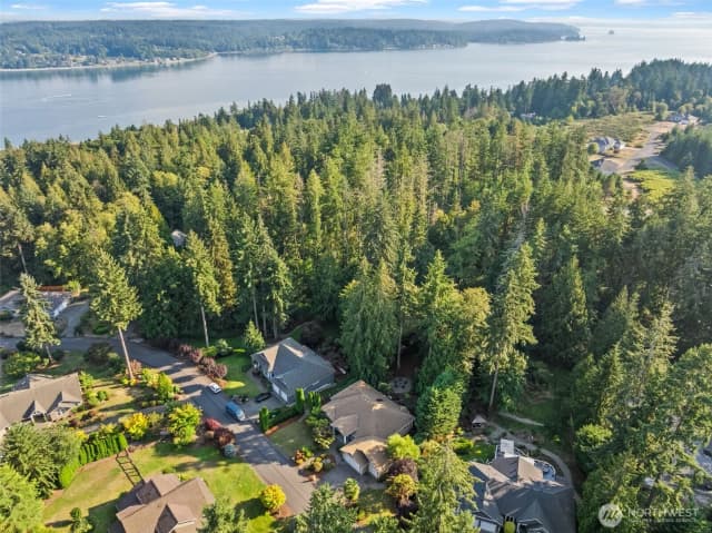 Property photo for 8010 Springfield Drive Nw, Gig Harbor photo 5