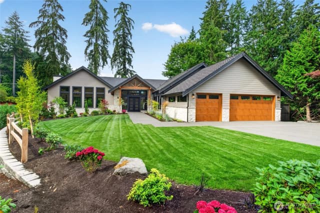 Property photo for 33 Forest Glen Lane Sw, Lakewood