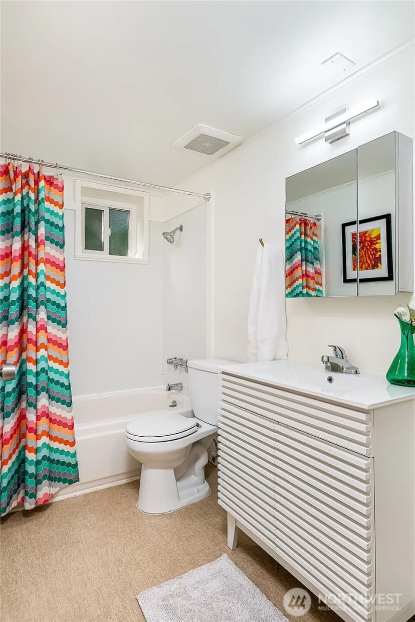Property photo for 2811 Ne 105th Street, Seattle photo 16