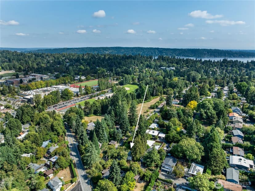 Property photo for 2811 Ne 105th Street, Seattle photo 22