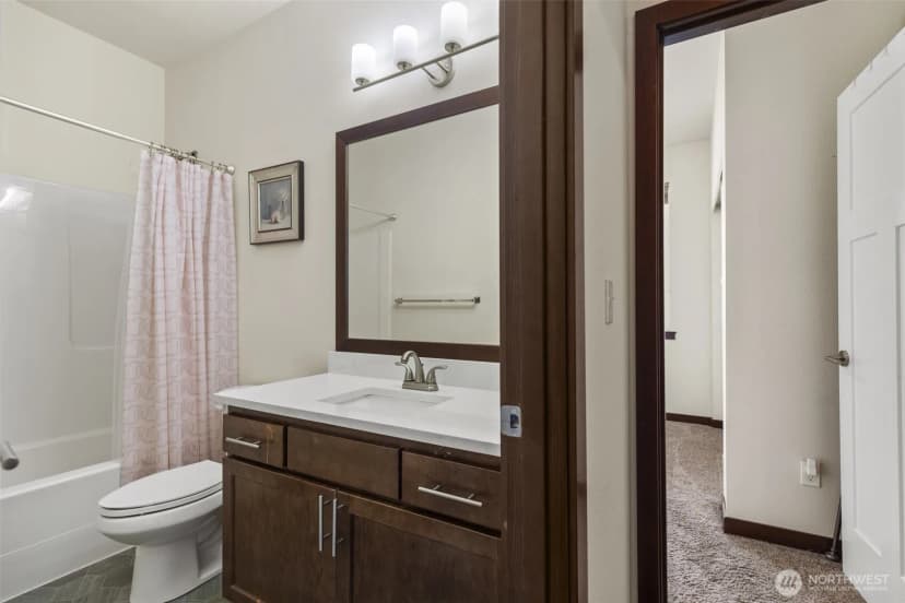 Property photo for 837 Brighton Court, Burlington photo 15