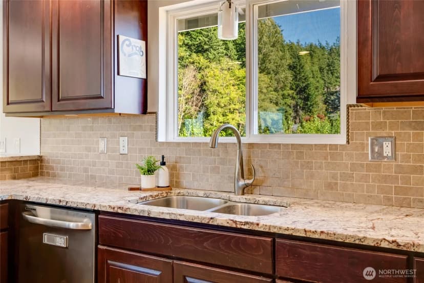 Property photo for 3401 W 4th Street, Anacortes photo 16