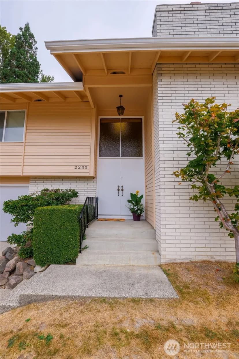 Property photo for 2230 137th Place Se, Bellevue photo 5