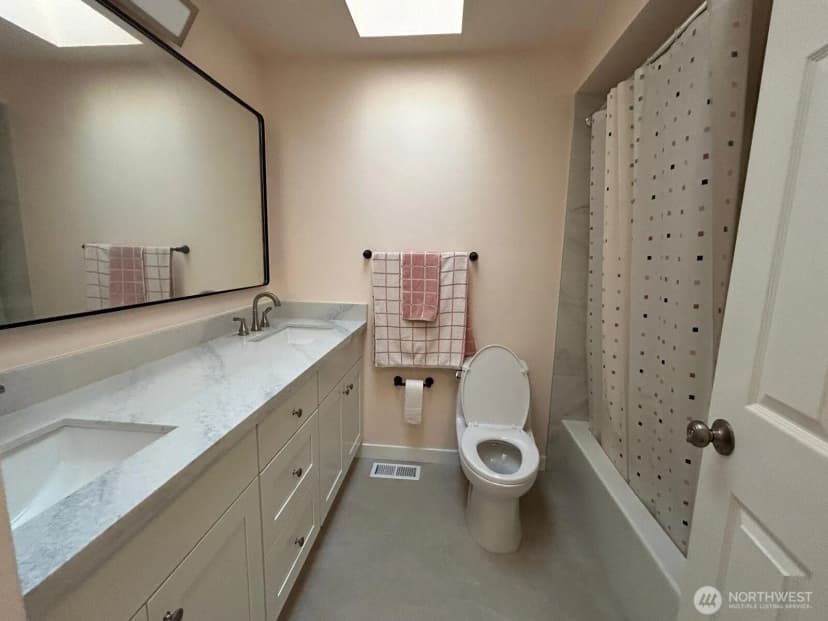 Property photo for 2230 137th Place Se, Bellevue photo 20