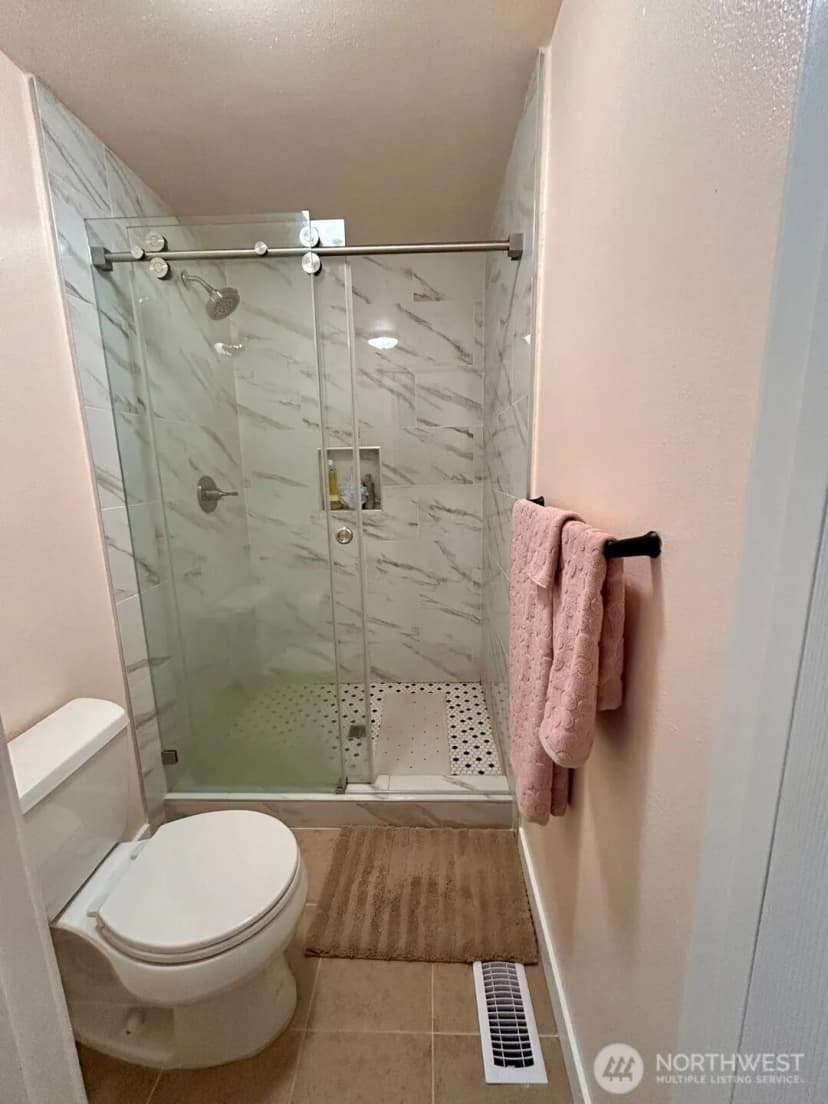 Property photo for 2230 137th Place Se, Bellevue photo 16