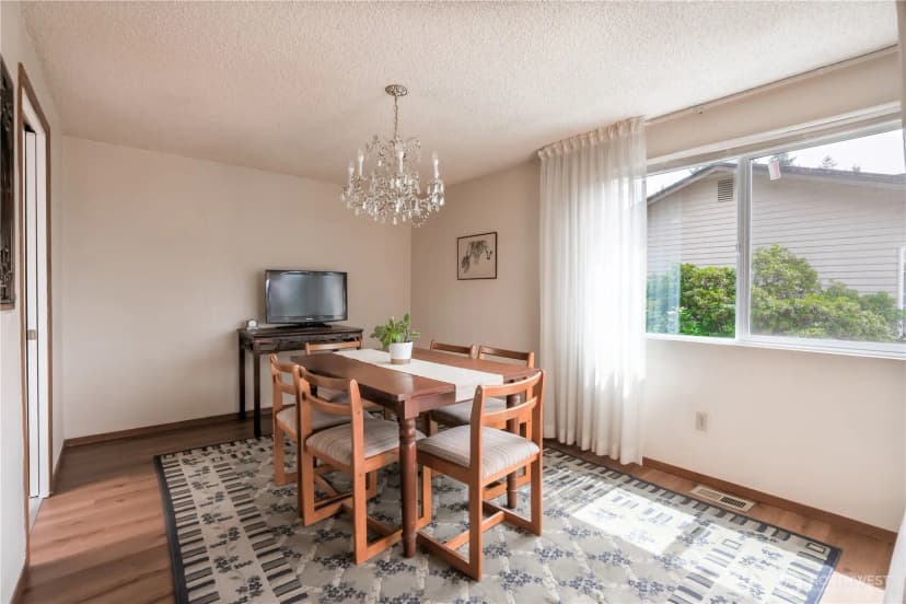 Property photo for 2230 137th Place Se, Bellevue photo 13
