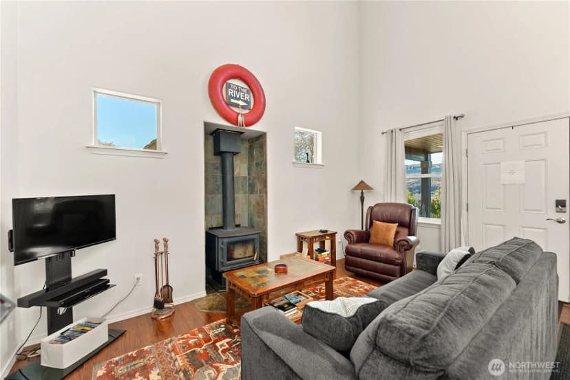 Property photo for 134 Ives Street, Pateros photo 15