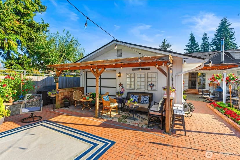 Property photo for 323 E Beech Street, Everett photo 36