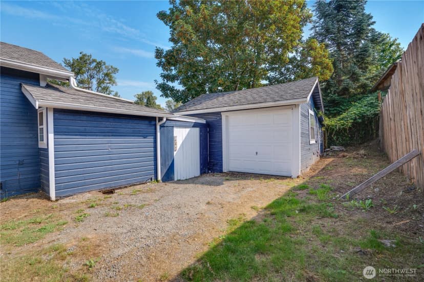 Property photo for 911 Hunt Avenue S, Sumner photo 27