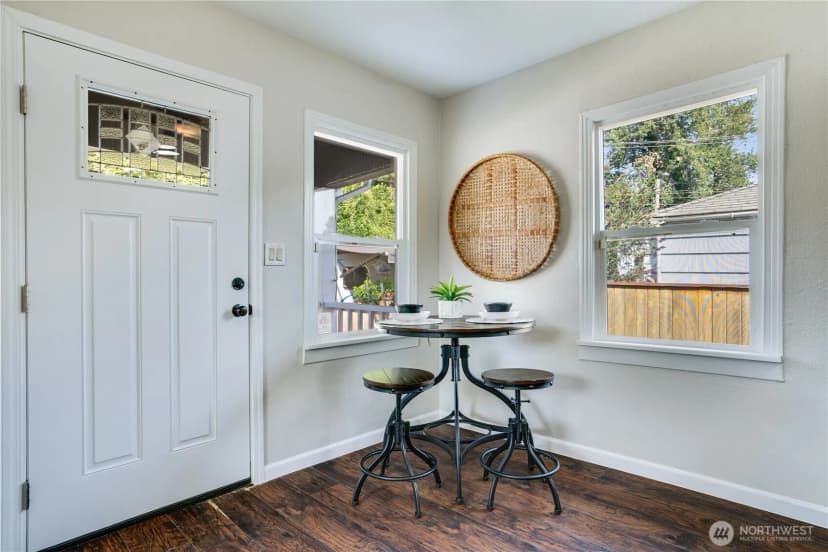 Property photo for 911 Hunt Avenue S, Sumner photo 4