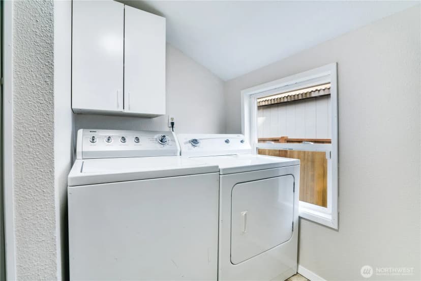 Property photo for 911 Hunt Avenue S, Sumner photo 15
