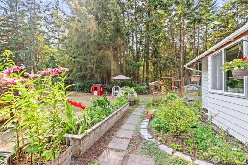 Property photo for 101 Crestview Drive, Port Angeles photo 4