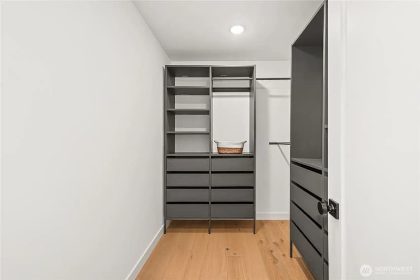 Property photo for 8105 18th Avenue Sw, Seattle photo 17