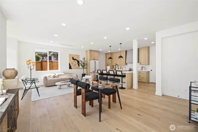 Property photo for 8105 18th Avenue Sw, Seattle photo 5