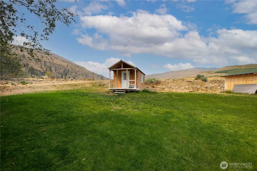 Property photo for 385 Highway 153, Pateros photo 25