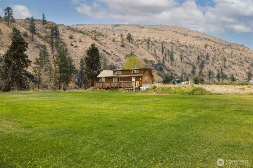 Property photo for 385 Highway 153, Pateros photo 5