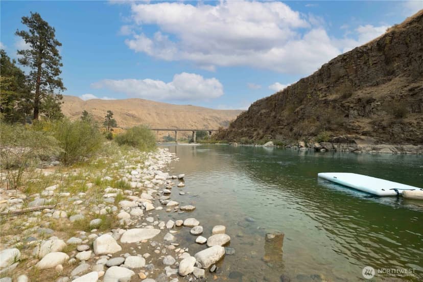 Property photo for 385 Highway 153, Pateros photo 17