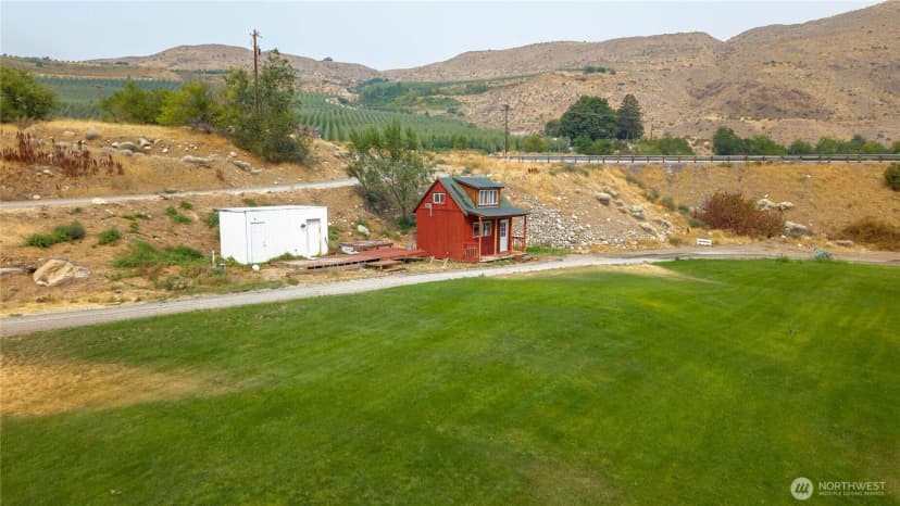 Property photo for 385 Highway 153, Pateros photo 16