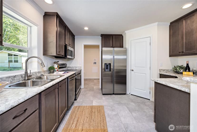 Property photo for 21284 Howard Avenue, Kingston photo 19