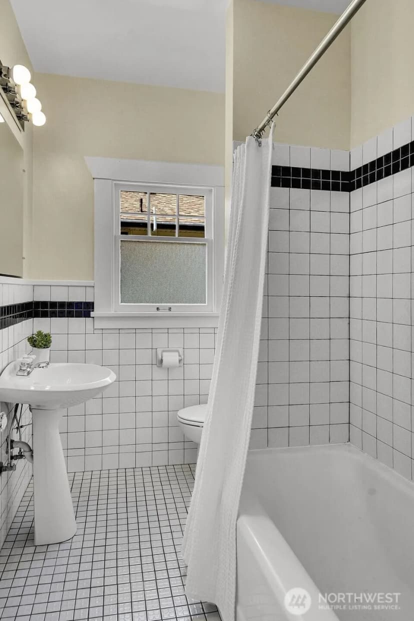 Property photo for 622 Nw 89th Street, Seattle photo 13
