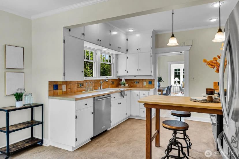 Property photo for 622 Nw 89th Street, Seattle photo 8