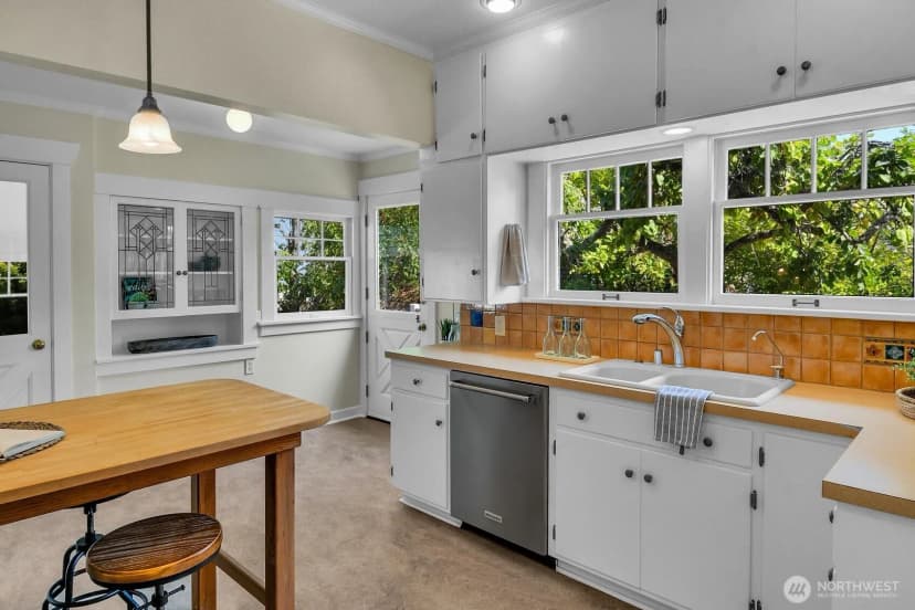 Property photo for 622 Nw 89th Street, Seattle photo 9