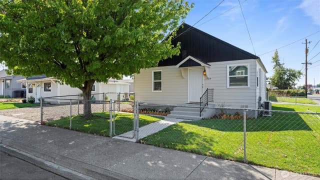 Property photo for 1704 Walla Walla Avenue, Walla Walla photo 4