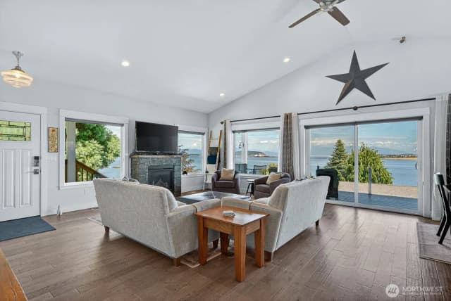 Property photo for 211 Mansfield Court, Anacortes photo 4