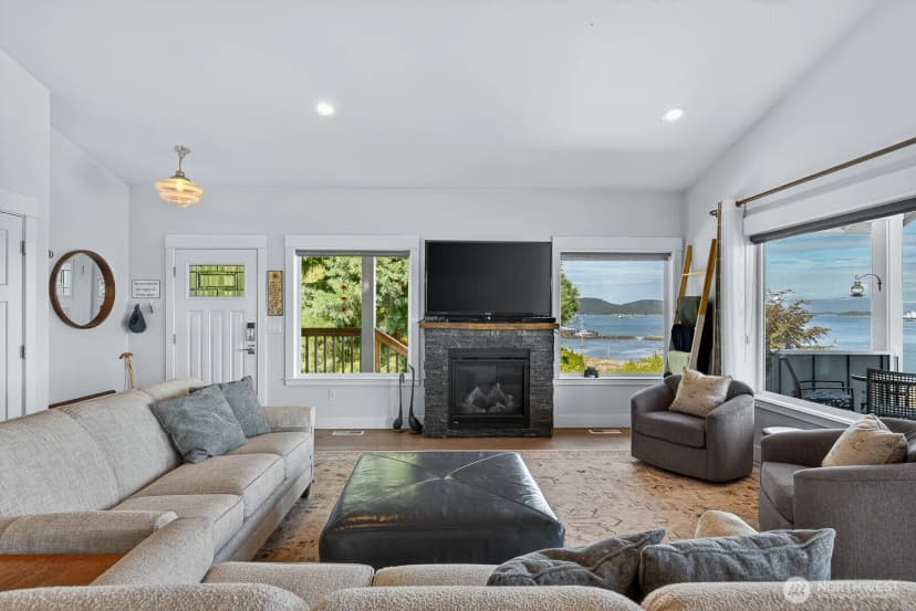 Property photo for 211 Mansfield Court, Anacortes photo 5