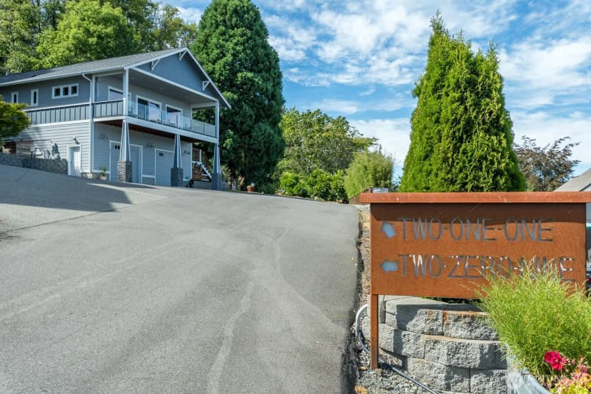 Property photo for 211 Mansfield Court, Anacortes photo 2