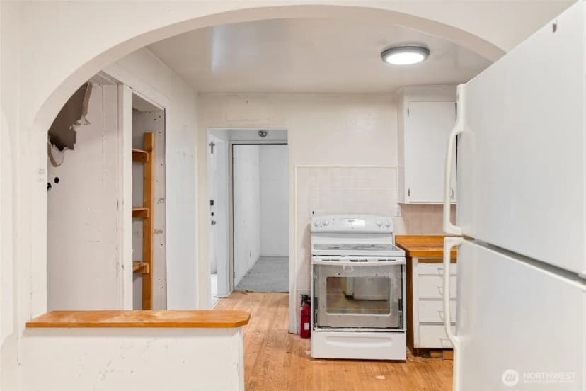 Property photo for 2311 N 88th Street, Seattle photo 4