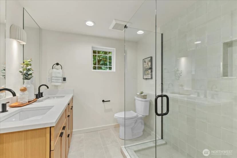 Property photo for 1254 151st Avenue Se, Bellevue photo 17