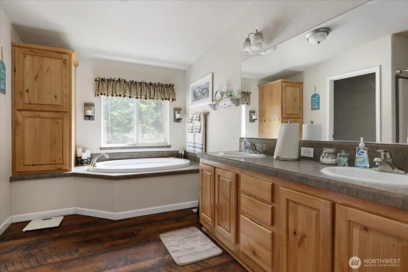 Property photo for 2558 Green Acres Lane, Oak Harbor photo 18