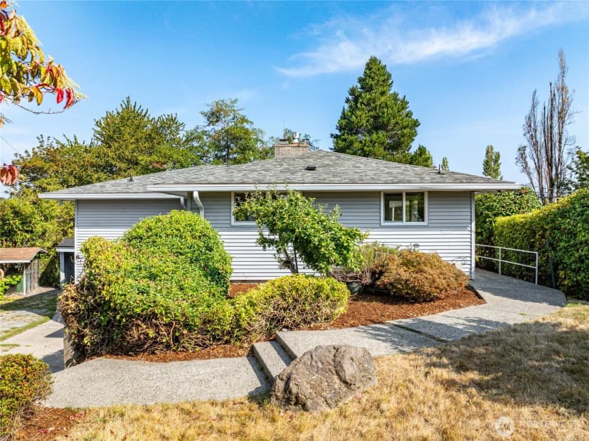 Property photo for 9733 51st Avenue S, Seattle photo 28