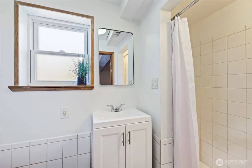 Property photo for 9733 51st Avenue S, Seattle photo 24