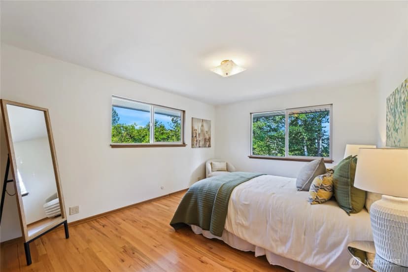 Property photo for 9733 51st Avenue S, Seattle photo 14