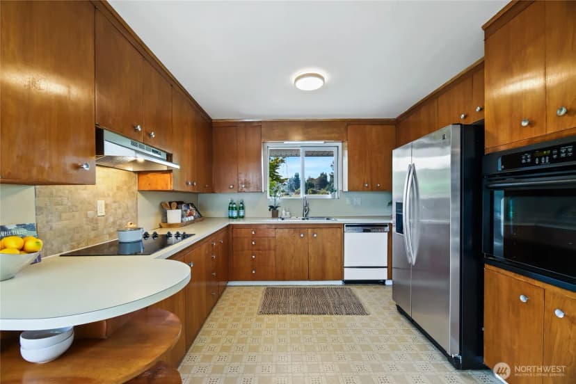 Property photo for 9733 51st Avenue S, Seattle photo 10