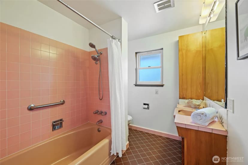 Property photo for 9733 51st Avenue S, Seattle photo 15