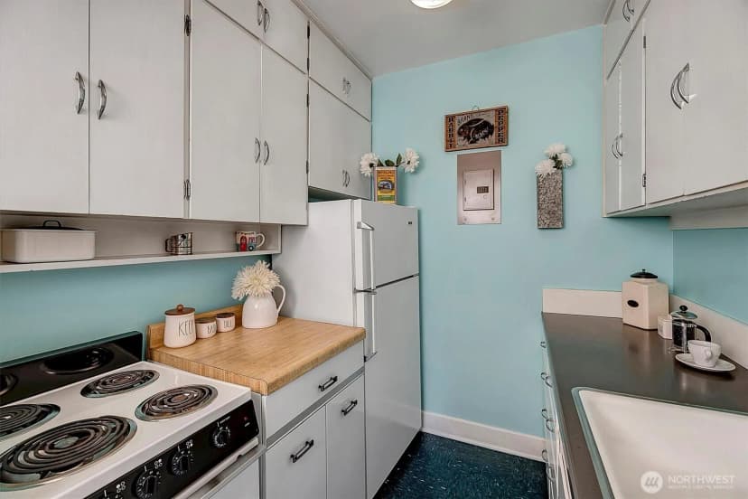 Property photo for 1605 E Olive Street #303, Seattle photo 17