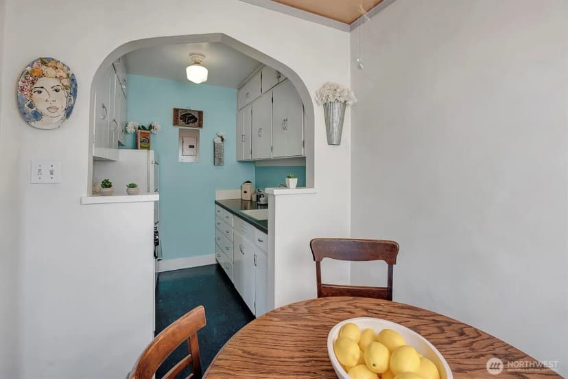 Property photo for 1605 E Olive Street #303, Seattle photo 14