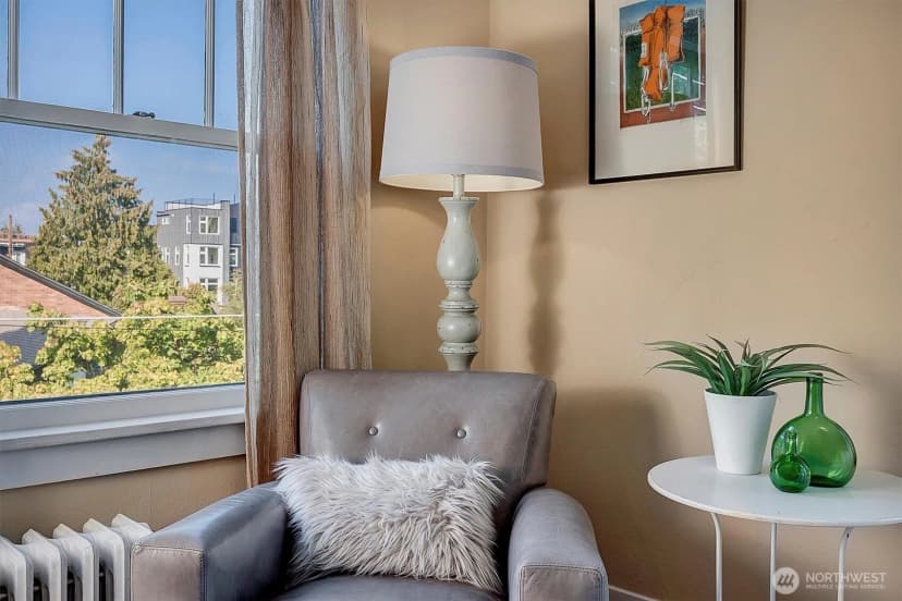 Property photo for 1605 E Olive Street #303, Seattle photo 11