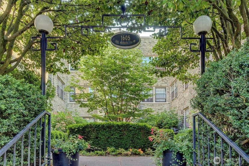 Property photo for 1605 E Olive Street #303, Seattle